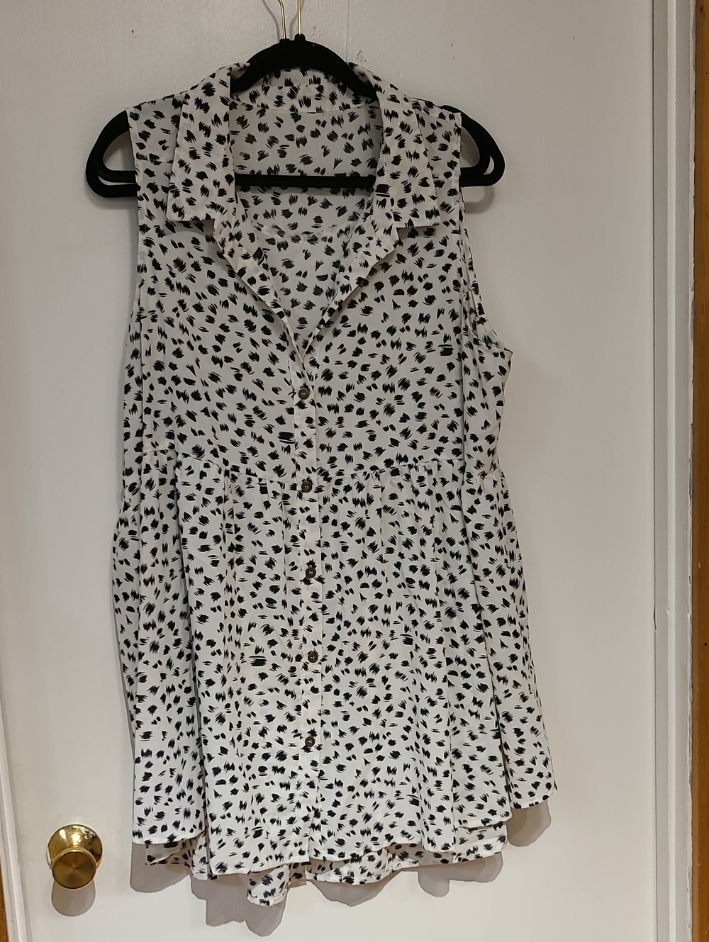 Sleeveless White Button-Front Dress with Black Abstract Print